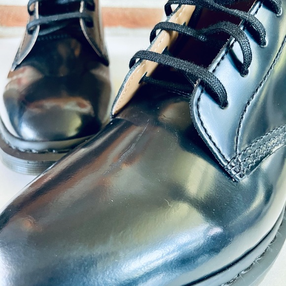 Dr.Martens Winchester II Polished Leather Boots - Picture 7 of 7